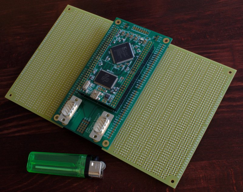 USB-FPGA-Modul 1.2 mit Experimentierboard und zwei Erweiterungsboards