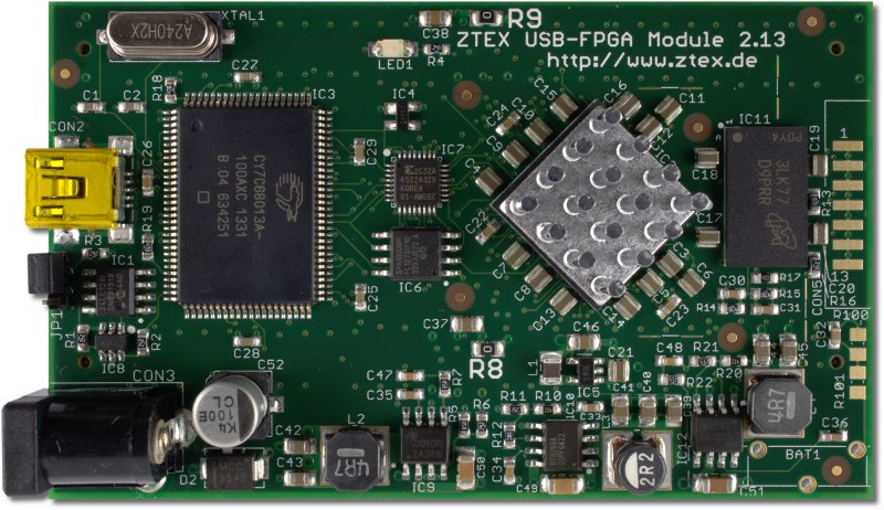 Unterseite des ZTEX FPGA-Boards mit Artix 7 XC7A35T bis XC7A100T, DDR3 SDRAM, USB 2.0 und installiertem Kühlkörper